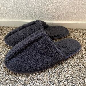BAREFOOT DREAMS Unisex Cozy Chic Slipper In Carbon Gray